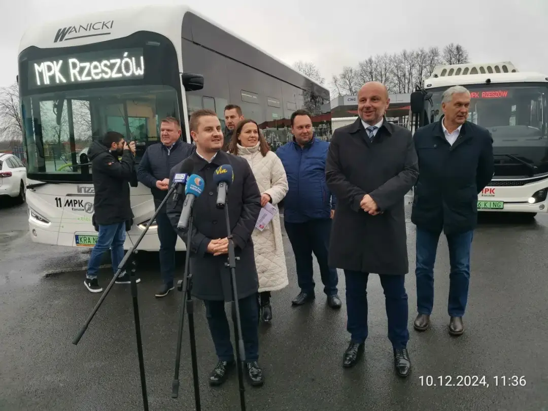 Skąd odjeżdża Polski Bus w Rzeszowie? Znajdź najbliższy przystanek
