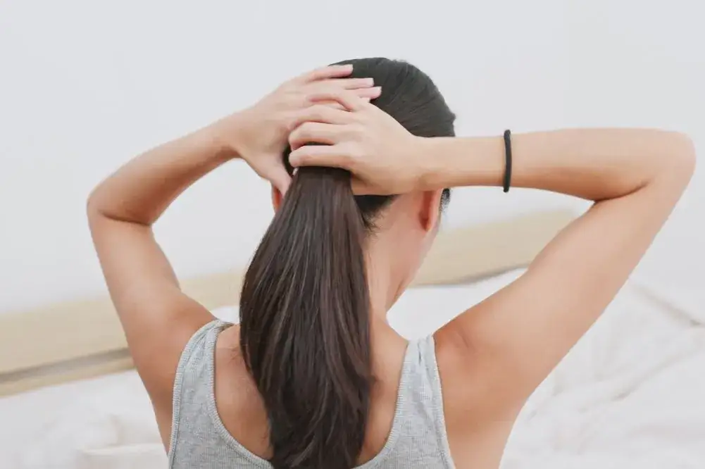 Najlepsze fryzury do spania - ochrona włosów i wygoda na noc