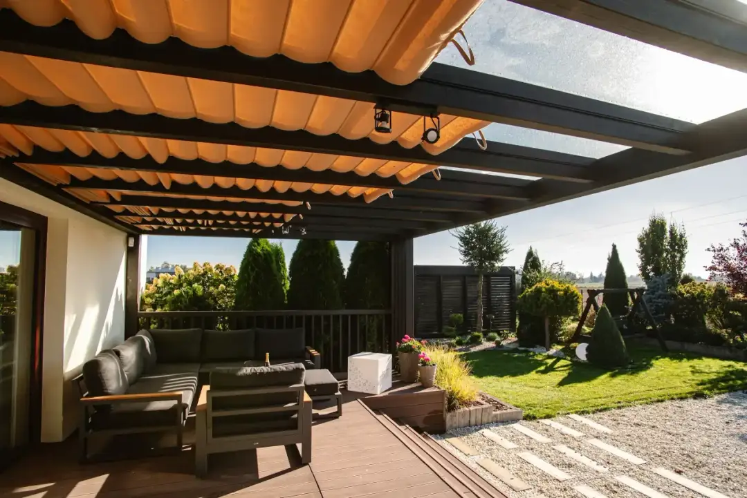 Ściana tarasu: materiały, inspiracje i porady - stwórz wymarzone miejsce