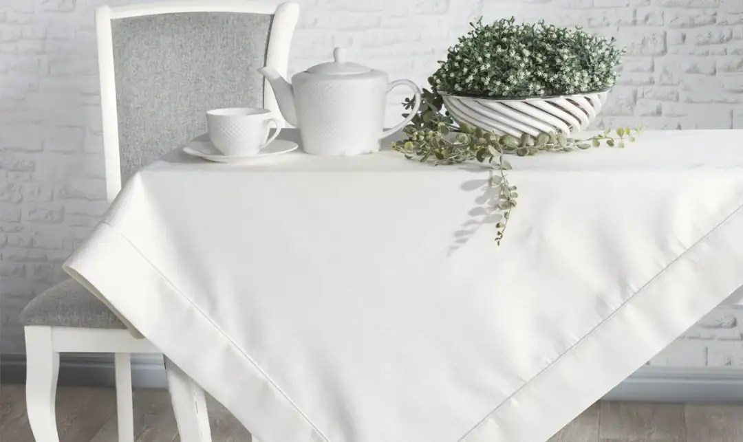 Jaki obrus na stół 140x80? Oto idealne rozmiary i materiały