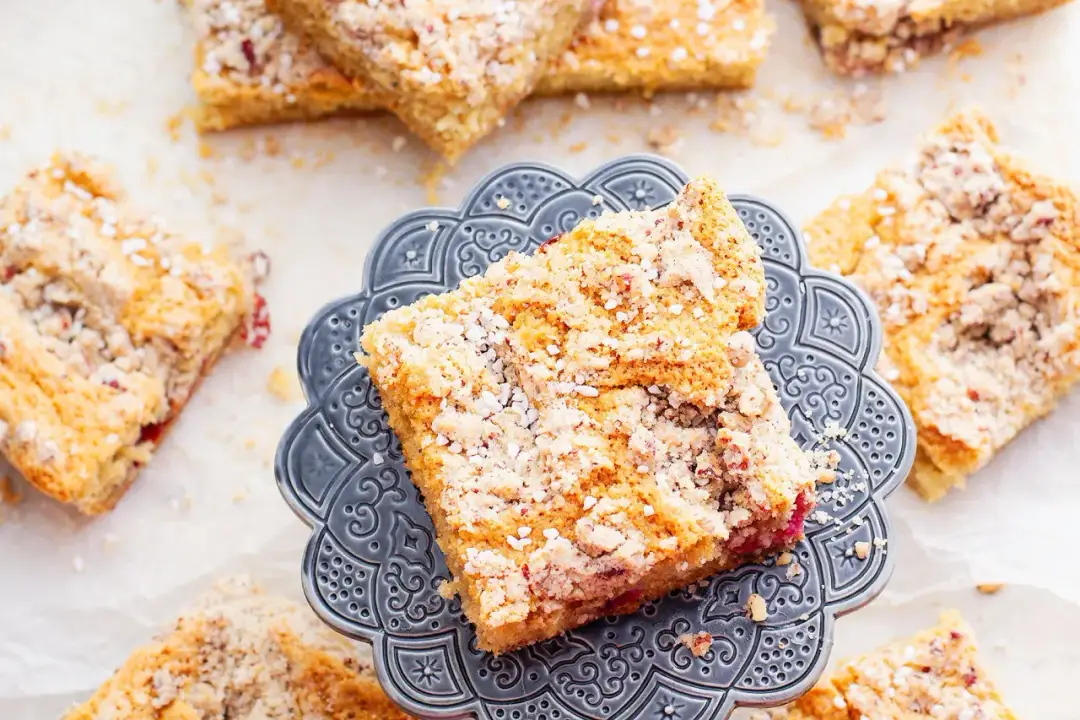 Prosty przepis na niemieckie ciasto ze śliwkami – zrób je szybko w domu!