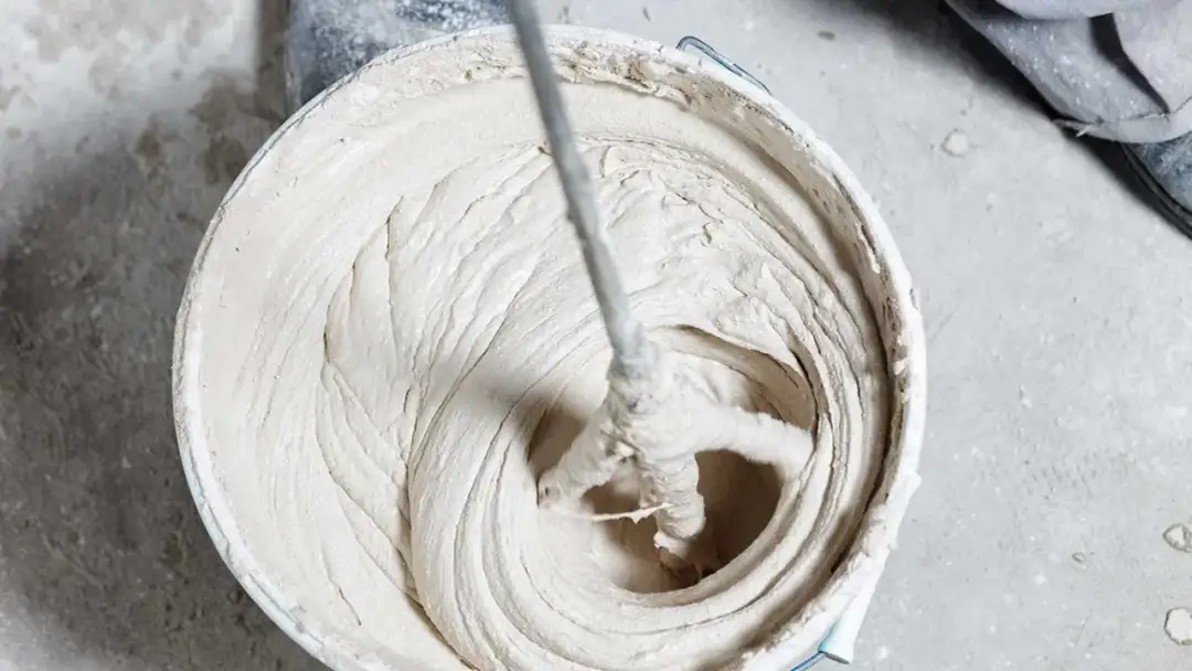 Jak zrobić zaprawę cementowo-wapienną - sprawdzone proporcje i sposób przygotowania