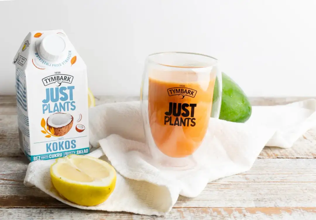 Orzeźwiający koktajl z mleczkiem kokosowym – prosty przepis na lato