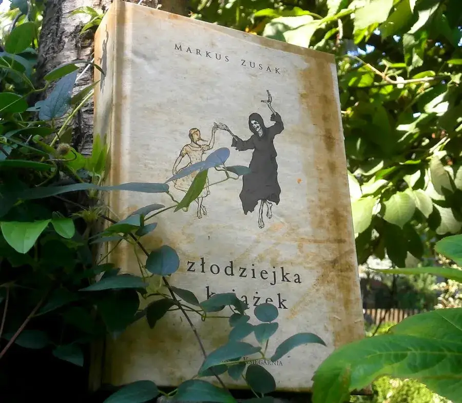 Markus Zusak i Złodziejka książek - Jak powieść zmienia spojrzenie na wojnę