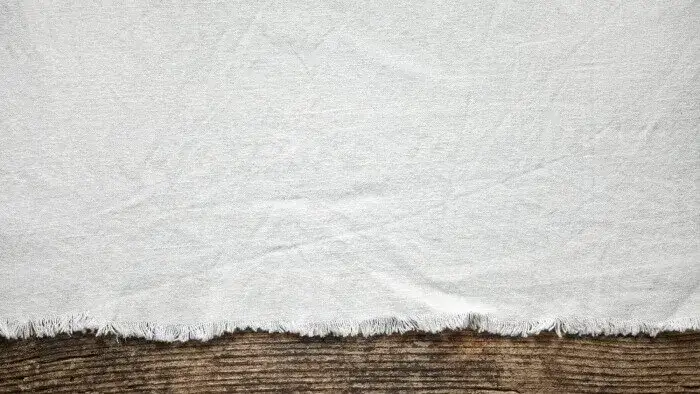 Jak prasować obrus, aby uniknąć zagnieceń i uszkodzeń tkaniny