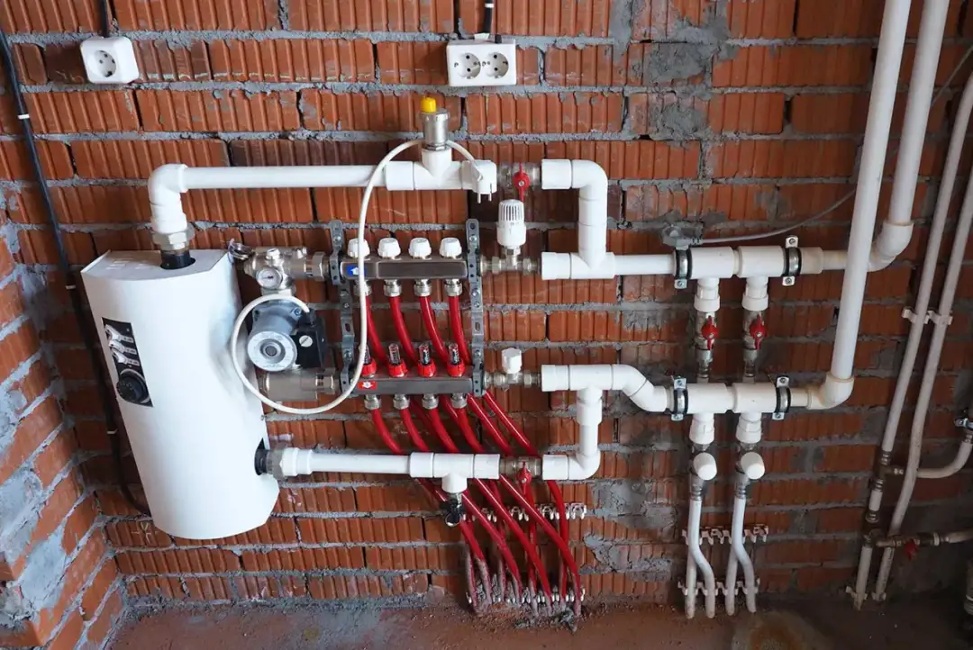 Jak ustawić grzejniki przy pompie ciepła, by uniknąć problemów z ogrzewaniem