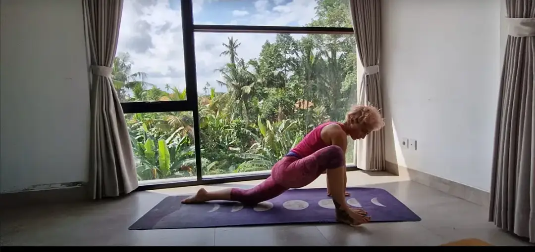 Silny brzuch w domu: TOP 10 ćwiczeń, technika i plan. Kornelia Kaźmierczak