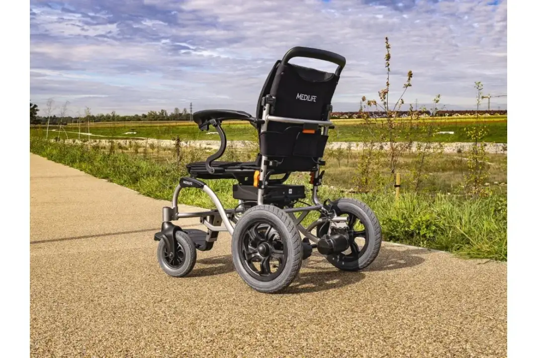 Wózek inwalidzki za darmo? Poznaj 4 sposoby na szybką pomoc!