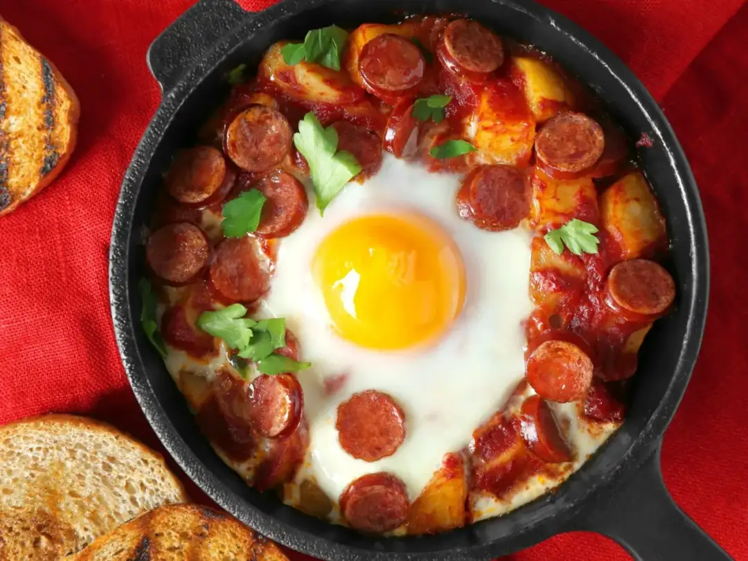 Kiełbasa na obiad: Szybkie, tanie i pyszne przepisy