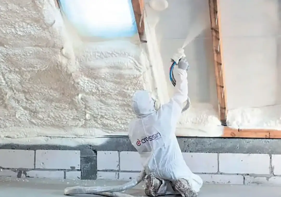 Piana PUR czy wełna? Wybierz najlepsze ocieplenie poddasza!