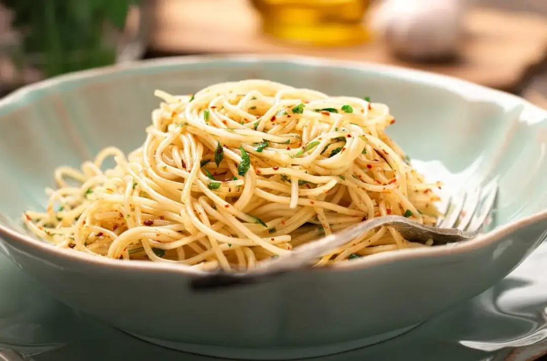 Idealny przepis na spaghetti olio aglio, który zachwyci każdego smakosza