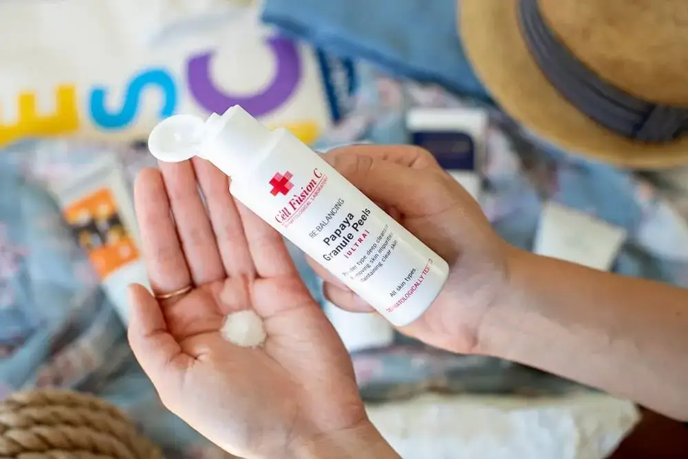 Jaki peeling do cery dojrzałej - wybierz skuteczne i bezpieczne opcje