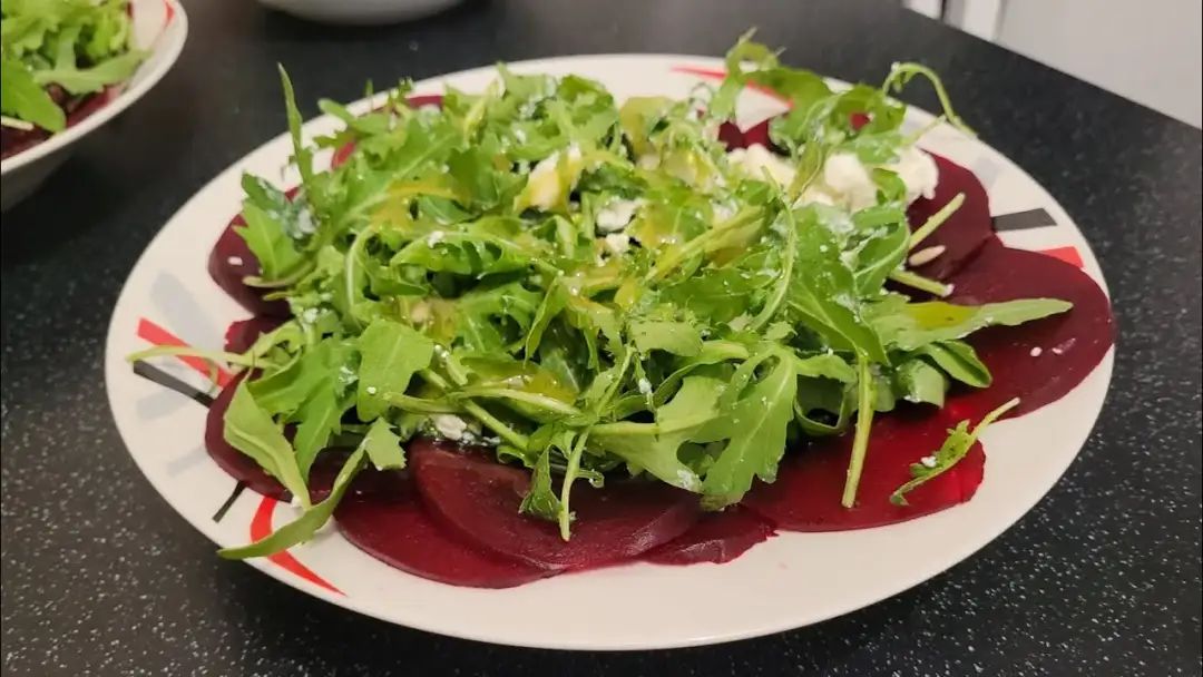 Oryginalne carpaccio z buraka z rukolą? Nowe oblicze tego warzywa