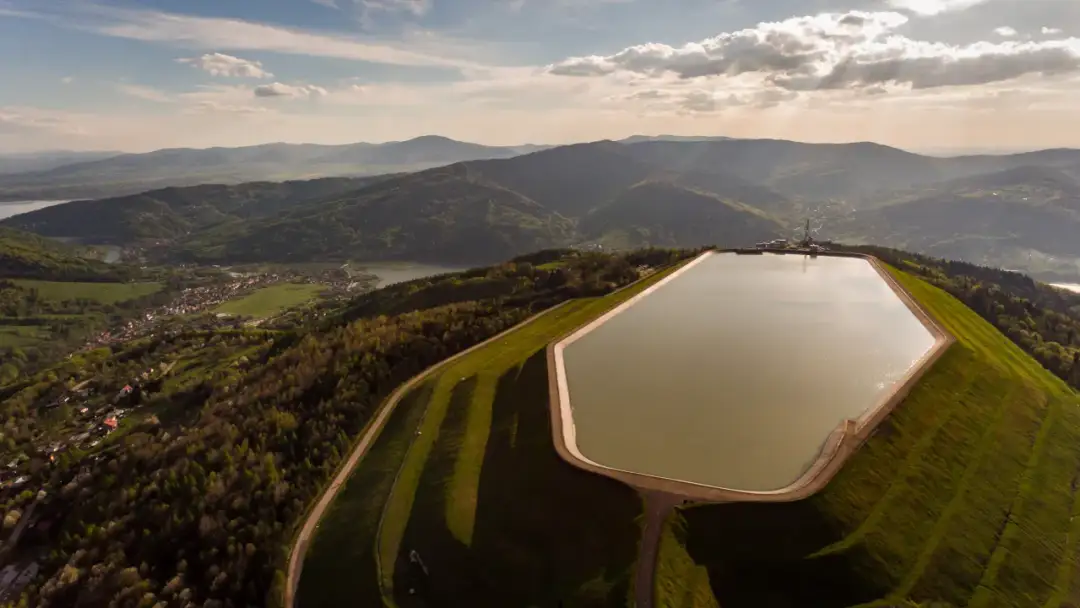 Góra Żar: Gdzie jest i co kryje tajemnica grawitacji?