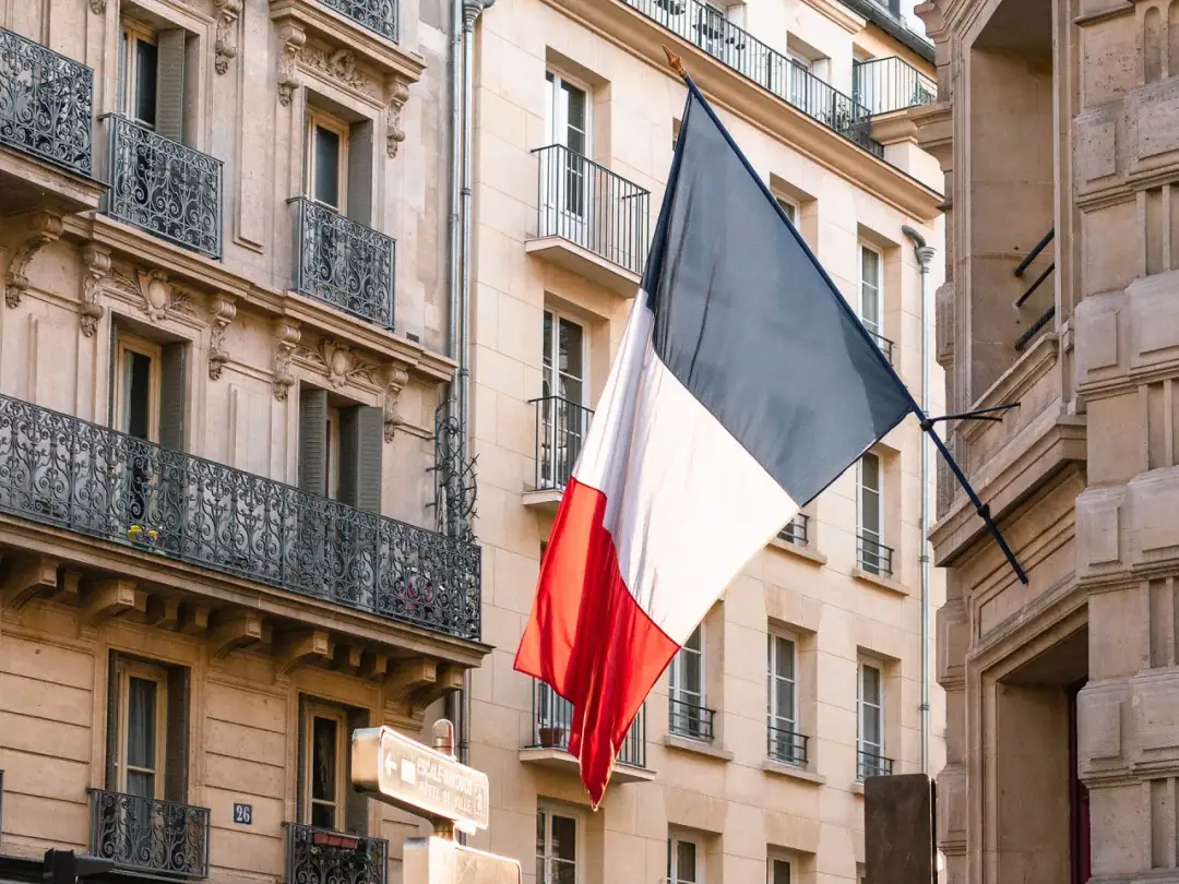 Symbolika flagi Francji: Znaczenie kolorów i historia