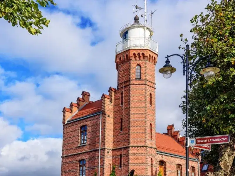 Kiedy odwiedzić latarnię morską w Ustce? Godziny i ciekawostki