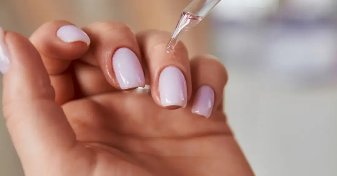 Jaki olej do paznokci? Odkryj najlepsze oleje na zdrowe paznokcie