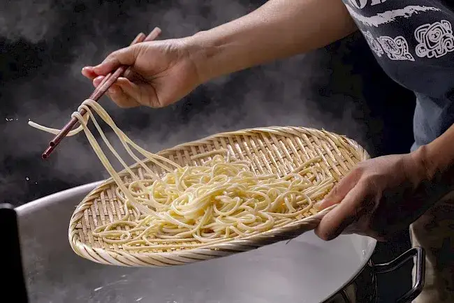 Ile kcal ma spaghetti? Poznaj kaloryczność makaronu spaghetti