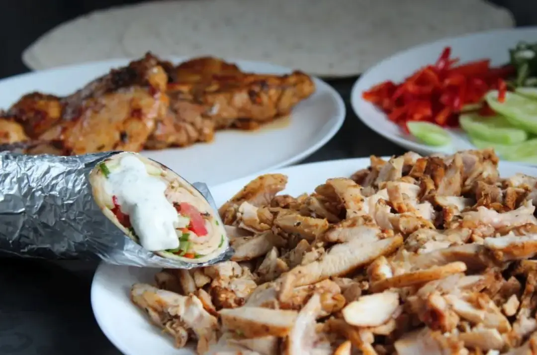 Pomysły na pyszne dania z mięsa kebab, które zaskoczą Twoich gości