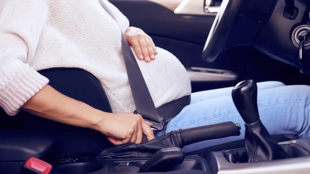 Sicherheitsgurt im Auto während der Schwangerschaft: So schützt du dein Baby