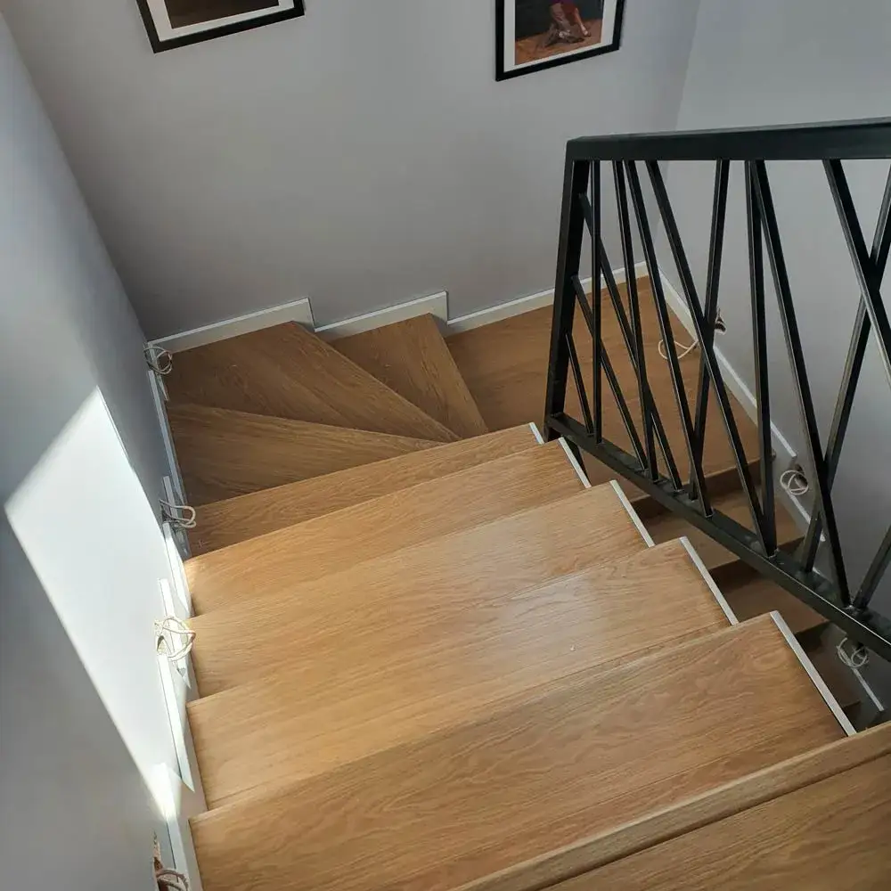 Jak wyłożyć schody panelami: 7 kroków do perfekcyjnego montażu