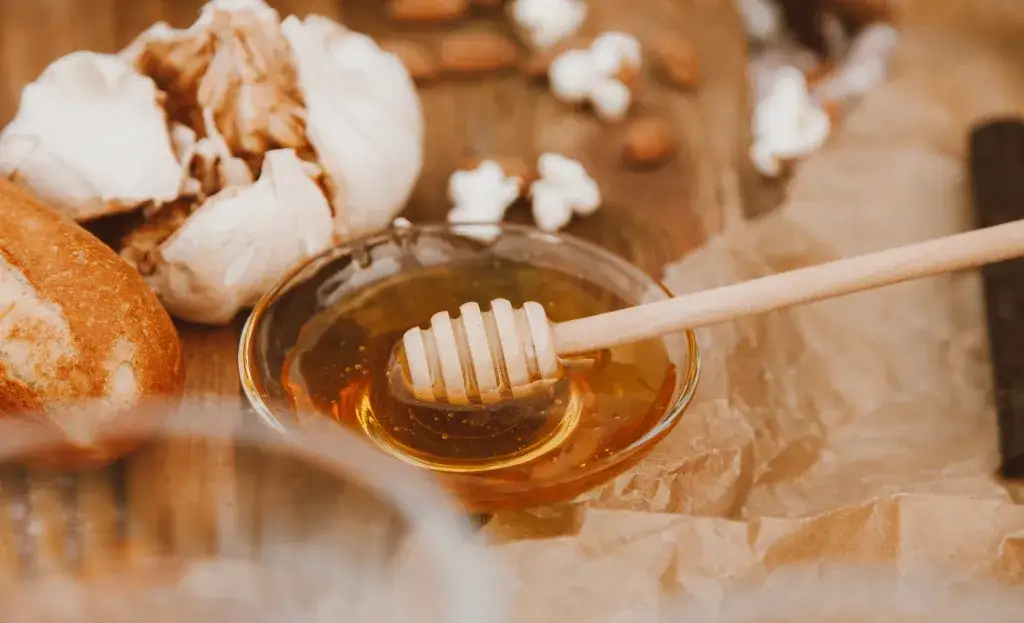 Czy miód jest zdrowy? 10 zaskakujących faktów o jego wpływie na zdrowie