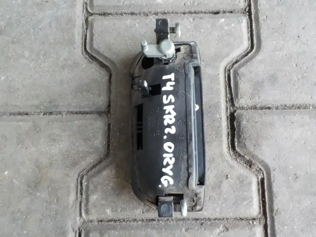 Zepsuta klamka VW T4? Wymień lub napraw sam i oszczędź!