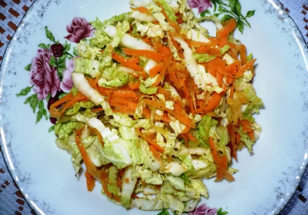 Prosta surówka jak z KFC - idealna do kurczaka i grillowanych dań