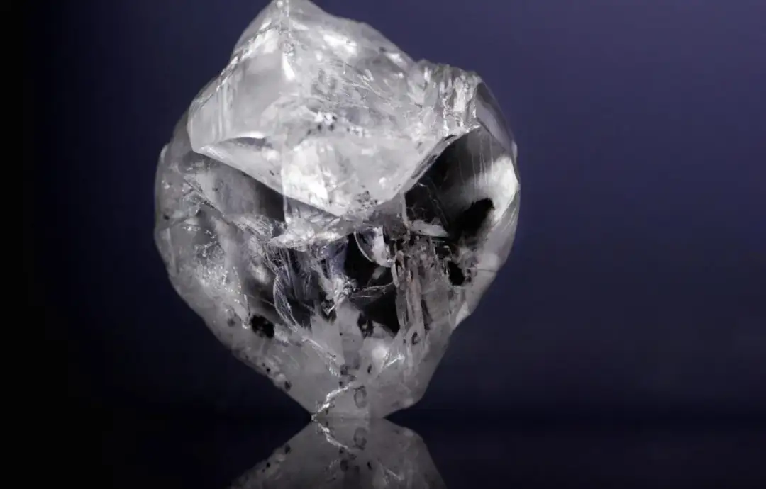 Ile kosztuje najdroższa piłka świata? Diamentowy rekord