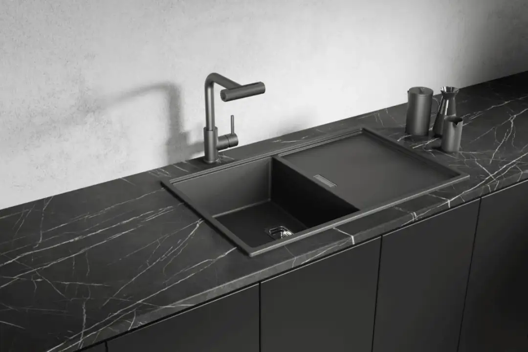 Skuteczne sposoby na to, czym wyczyścić zlew granitowy czarny