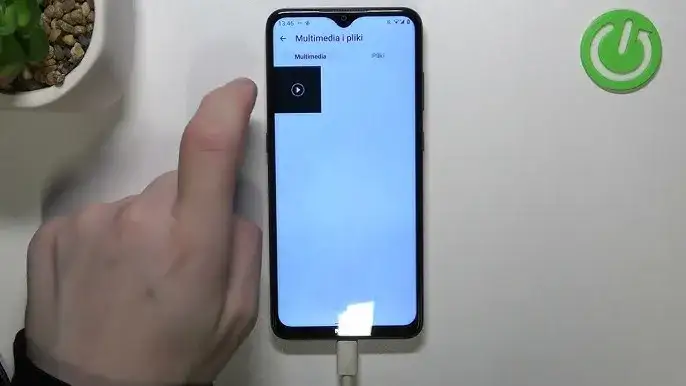 Jak pobrać plik z Messengera na telefon lub komputer – proste kroki bez problemów