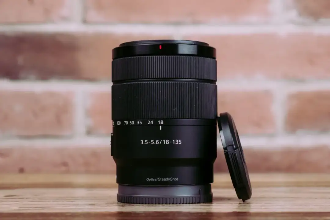 Jaki obiektyw do filmowania bezlusterkowiec – wybierz najlepszy dla siebie