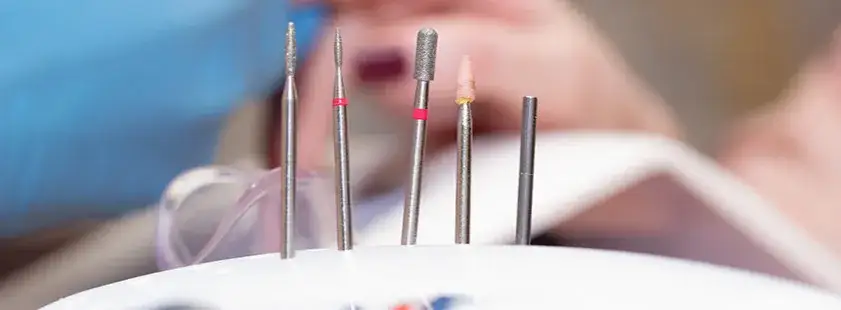 Końcówki do manicure: Poznaj ich zastosowanie i funkcje