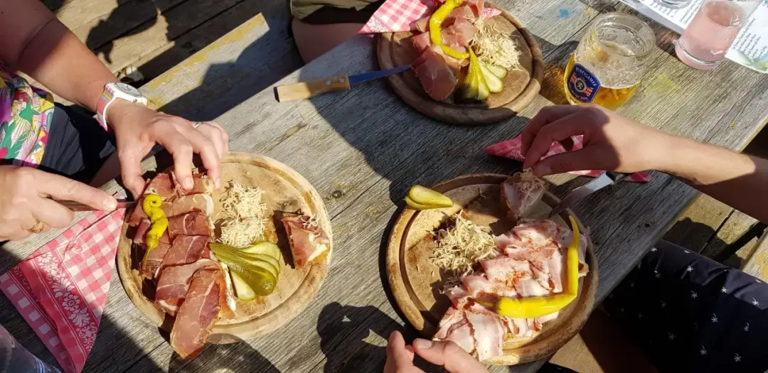 Wiener Neustadt atrakcje: odkryj niezwykłe miejsca i smaki miasta