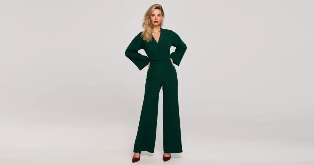 Jak nosić kombinezon? Triki stylistki, by wyglądać zjawiskowo