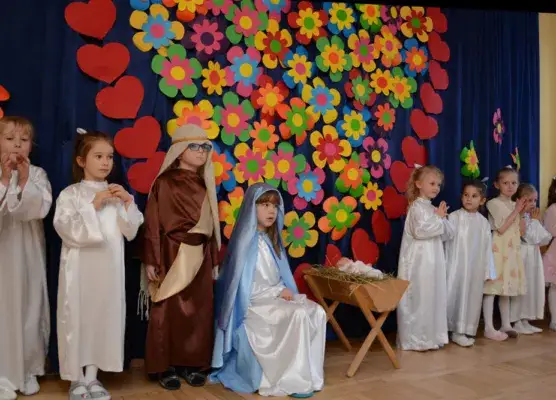 Jak ubrać dziecko na jasełka - praktyczny poradnik dla rodziców przedszkolaka