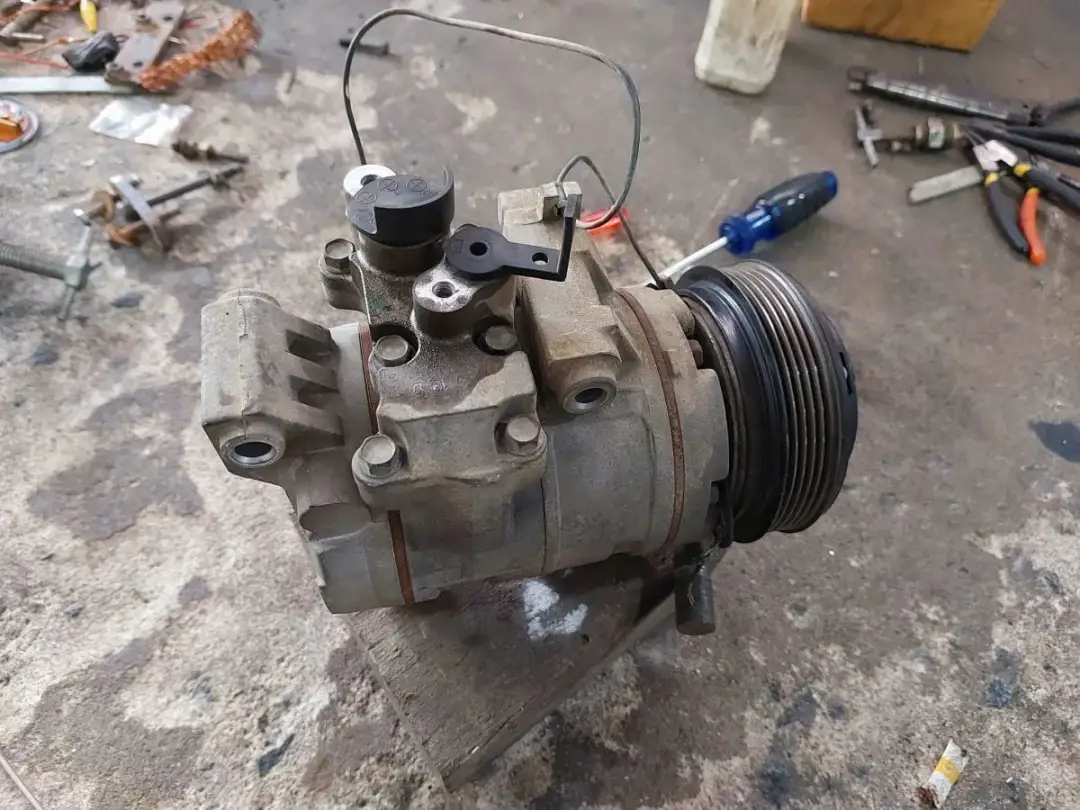 Za dużo oleju w klimatyzacji objawy – jak uniknąć kosztownych napraw