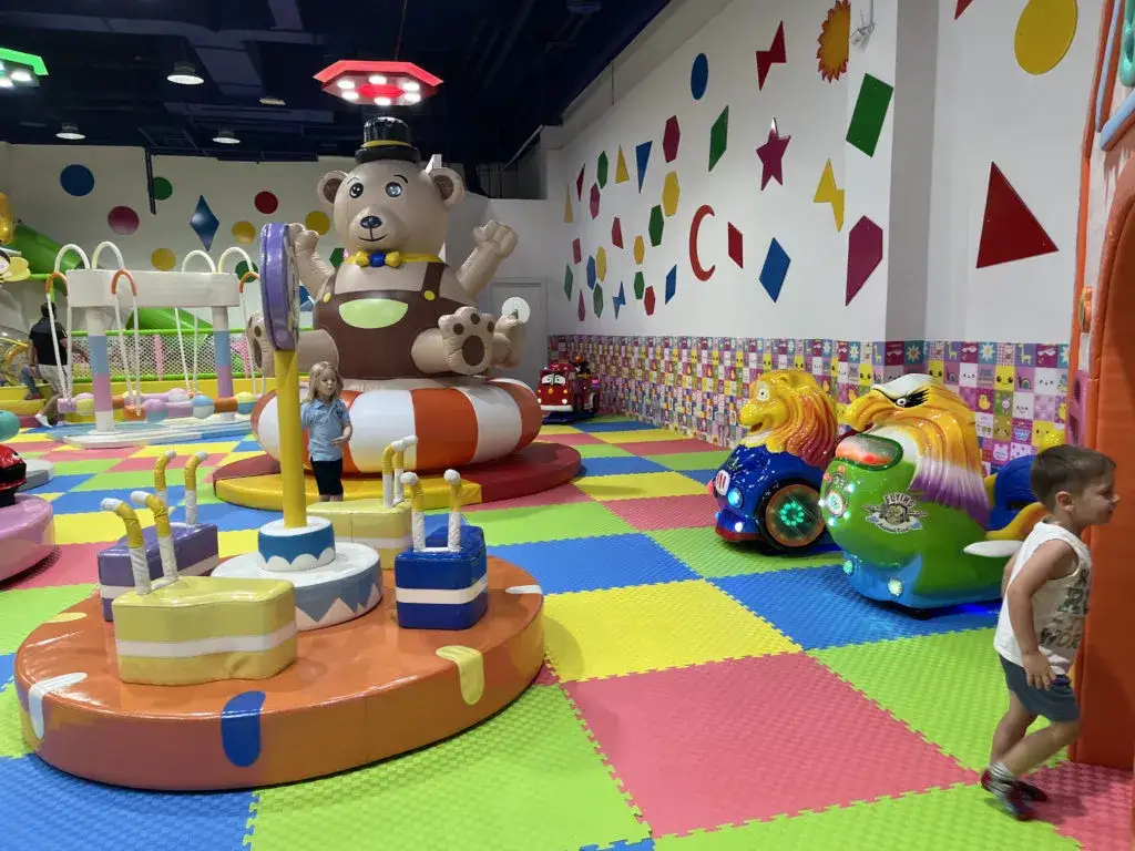 Dubaj z najmłodszymi: Atrakcje dla dzieci, które warto zobaczyć i zwiedzić