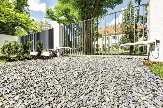 Ile kosztuje tona kruszywa na podjazd? Poznaj ceny i rodzaje