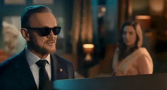 Aktorzy w reklamach Vectry - ich role i wpływ na kampanie marketingowe