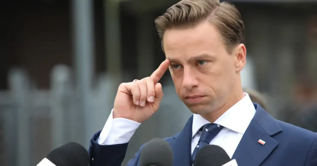 Czy Bosak ma wyższe wykształcenie? Prawda o jego edukacji