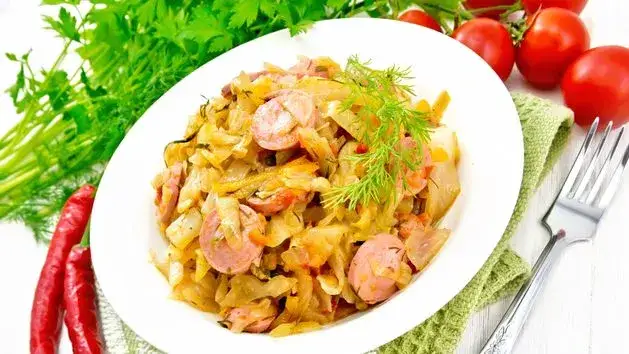 Poznaj sprawdzone sposoby na wykorzystanie ugotowanej kapusty w kuchni