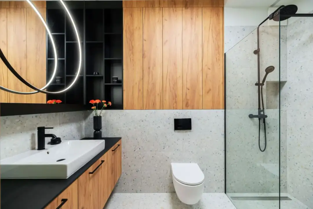 Jak urządzić łazienkę? Trendy 2026, budżet i 7 błędów do uniknięcia.