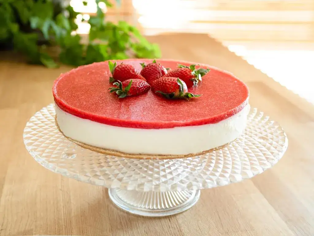 Jak się robi sernik na zimno – prosta receptura, która zachwyci