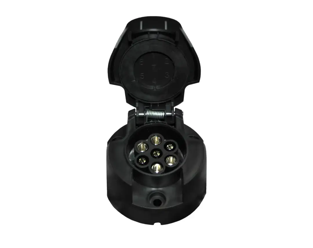 Jaką przejściówkę do przyczepki wybrać? 5 cech bezpiecznej jazdy