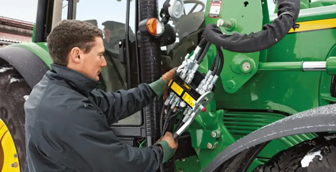 Co sprawdzają podczas badania technicznego ciągnika rolniczego?