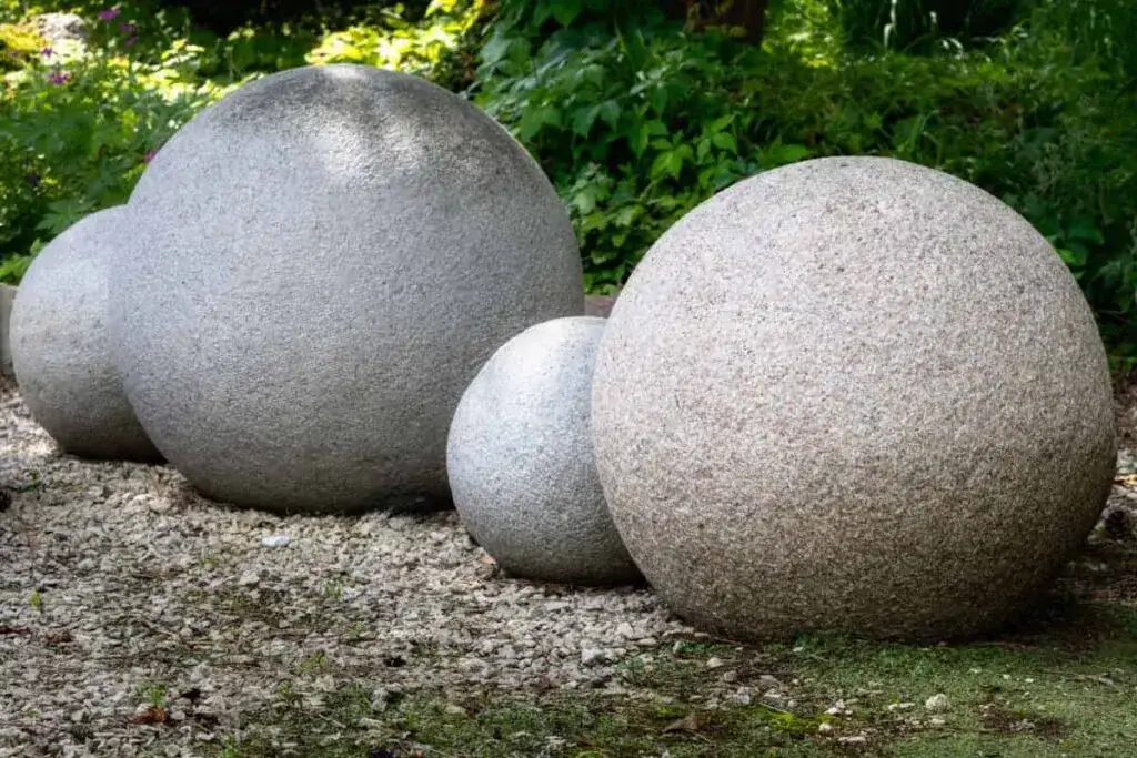 Jak zrobić betonowe kule do ogrodu – prosty poradnik krok po kroku dla każdego