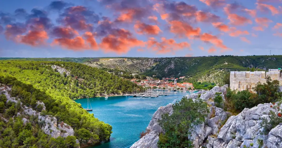 Najpiękniejsze jeziora chorwackie: 8 miejsc, które musisz zobaczyć na wakacjach