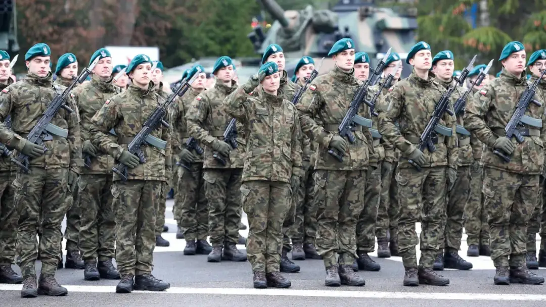 Jak wygląda dobrowolna zasadnicza służba wojskowa i jej korzyści?
