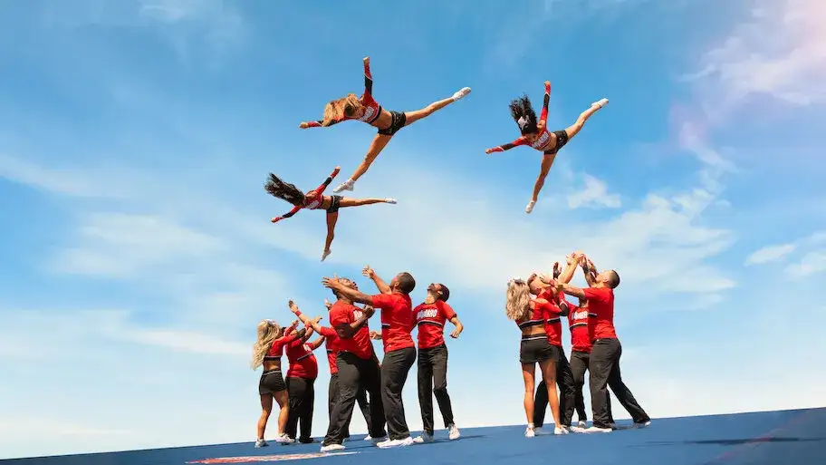 Najlepsze filmy o cheerleaderkach, które musisz zobaczyć już teraz